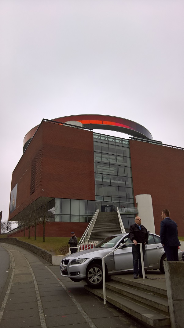 Performans przed Aros